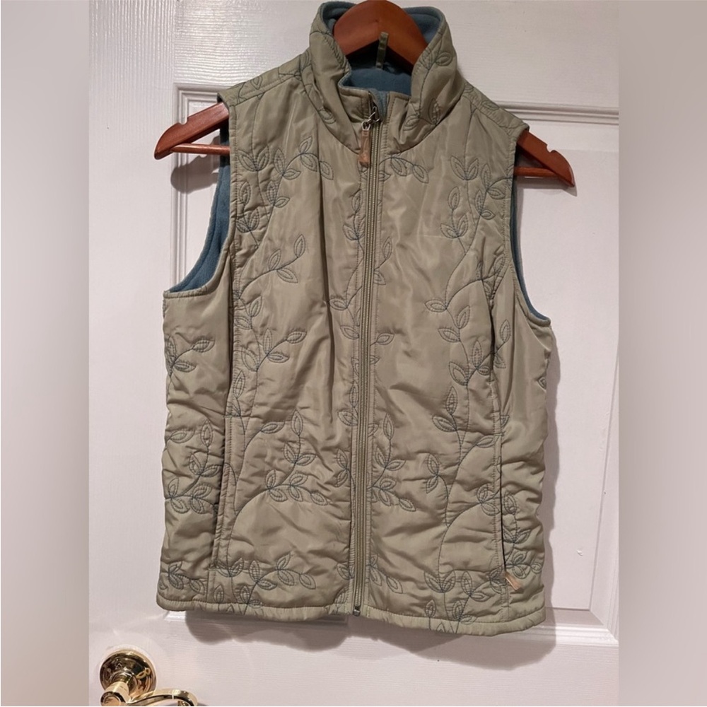 Eddie Bauer Quilted Vest in Green with Embroidery Details